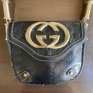 GUCCI BLACK GG GUCCISSIMA LEATHER SHOULDER BAG